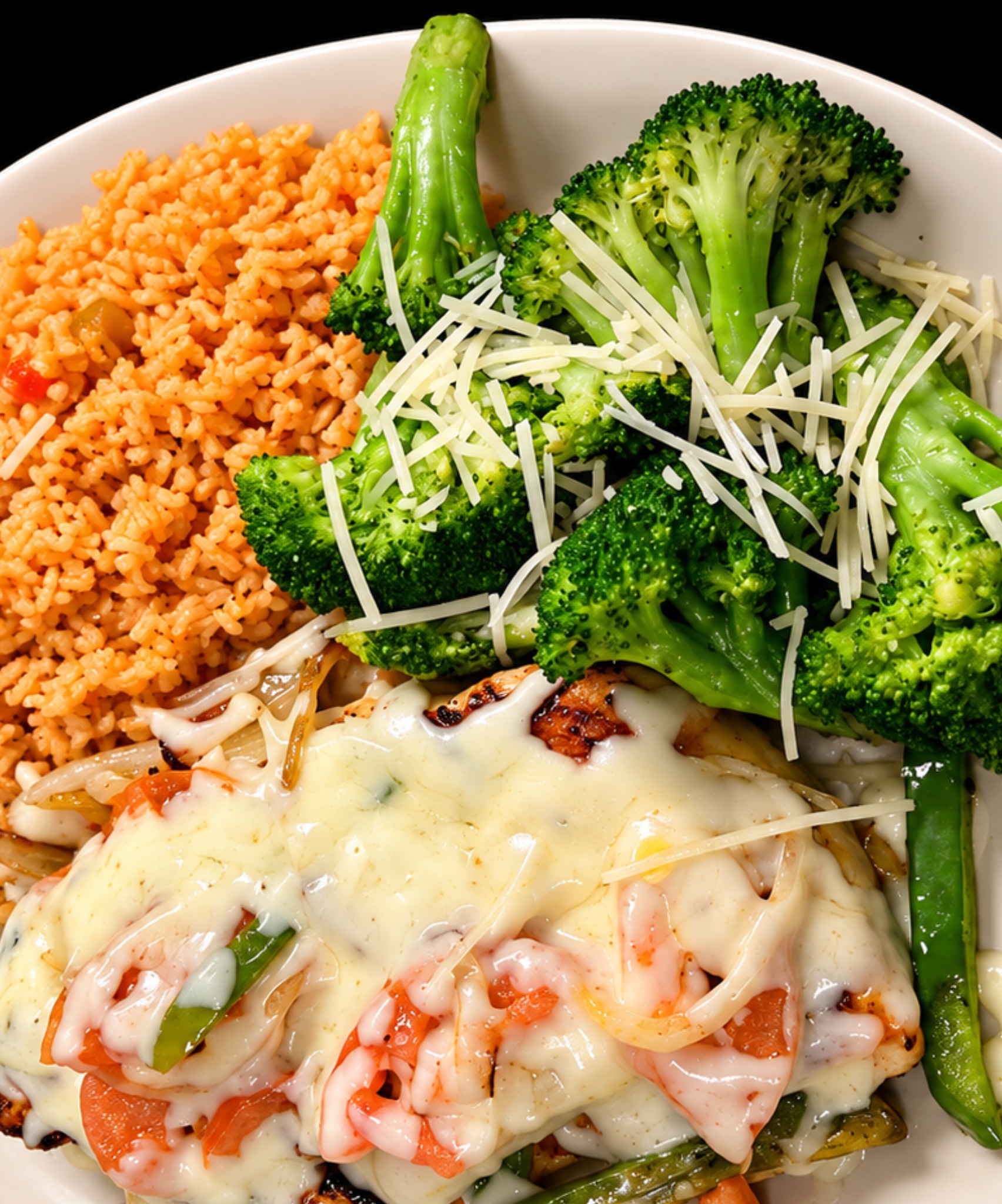 Chicken entrée with rice and broccoli