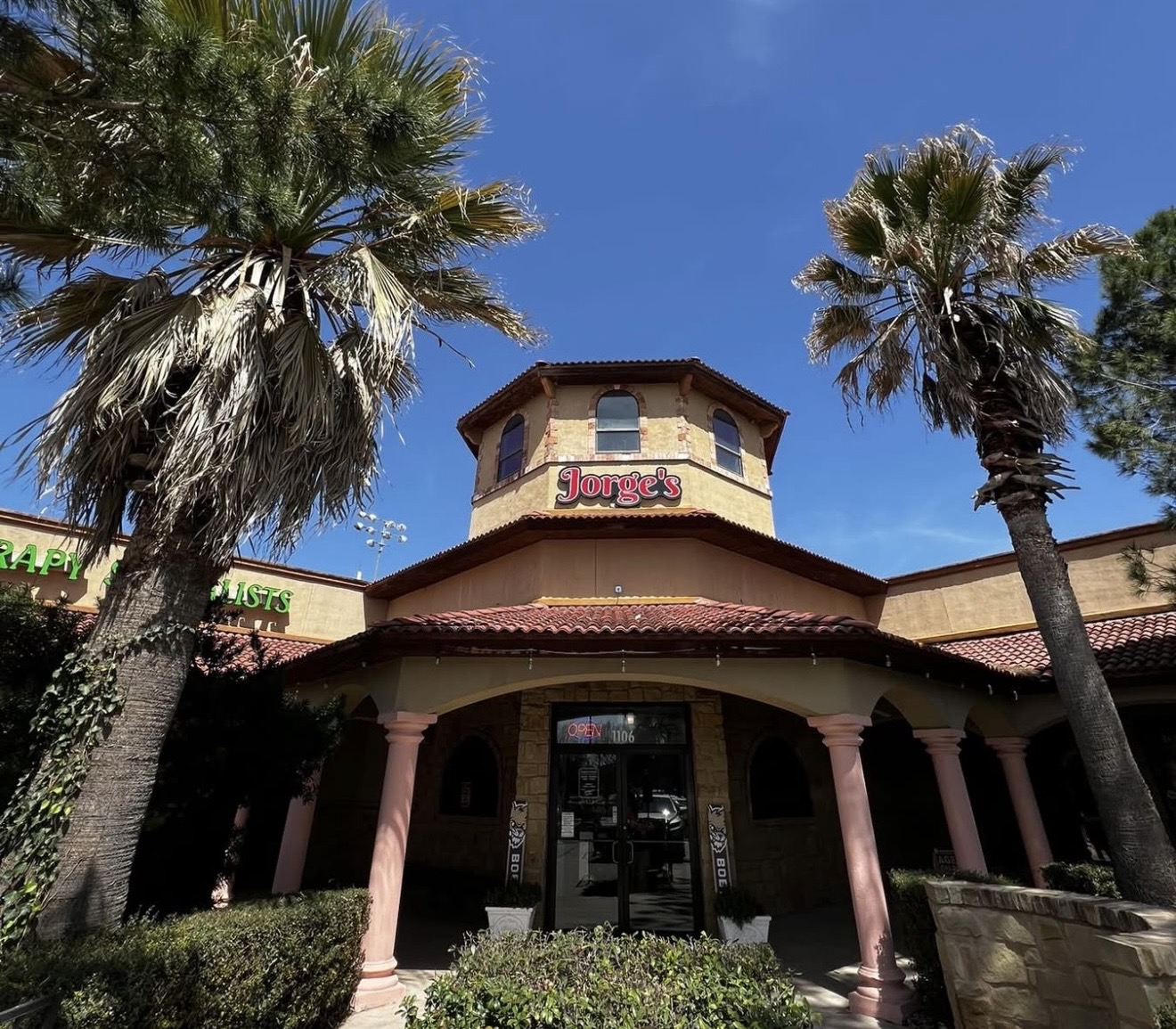 Jorge's restaurant building in San Marcos